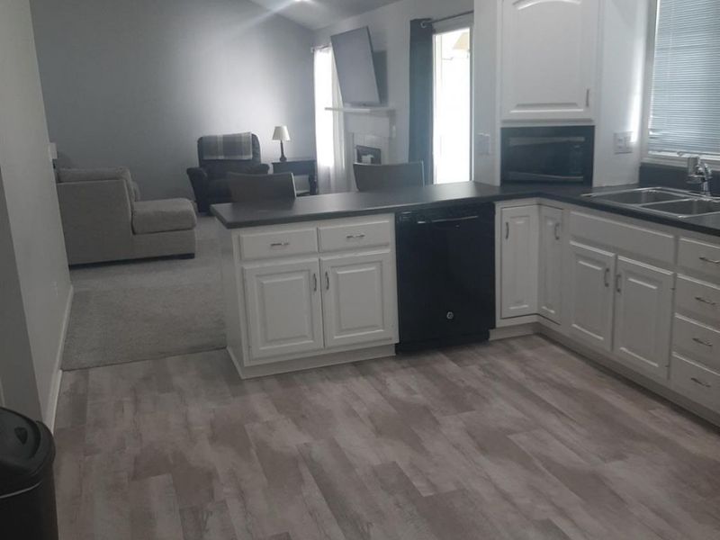 110 Roth Court, Bellevue, OH 44811 Photo 2