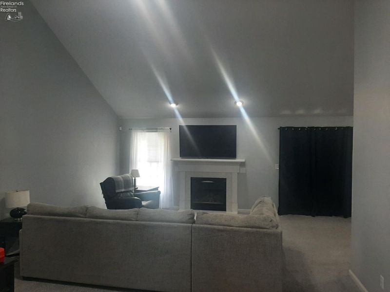 110 Roth Court, Bellevue, OH 44811 Photo 4