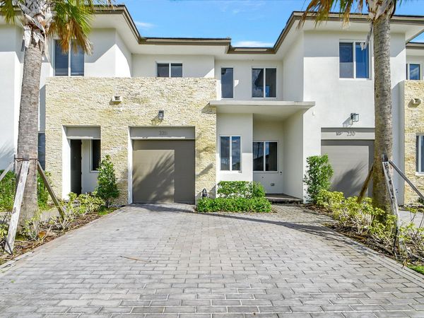 220 Pioneer Way, Royal Palm Beach, FL 33411