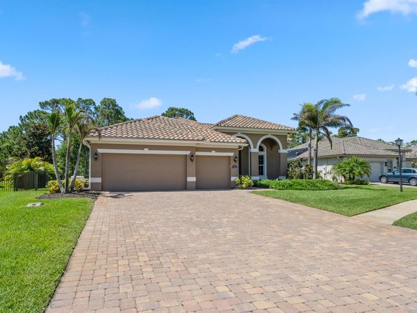 7589 Fieldstone Ranch Square, Vero Beach, FL 32967