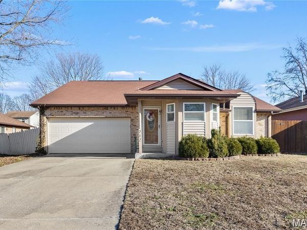 712 oak hallow Court , O'Fallon, IL 62269