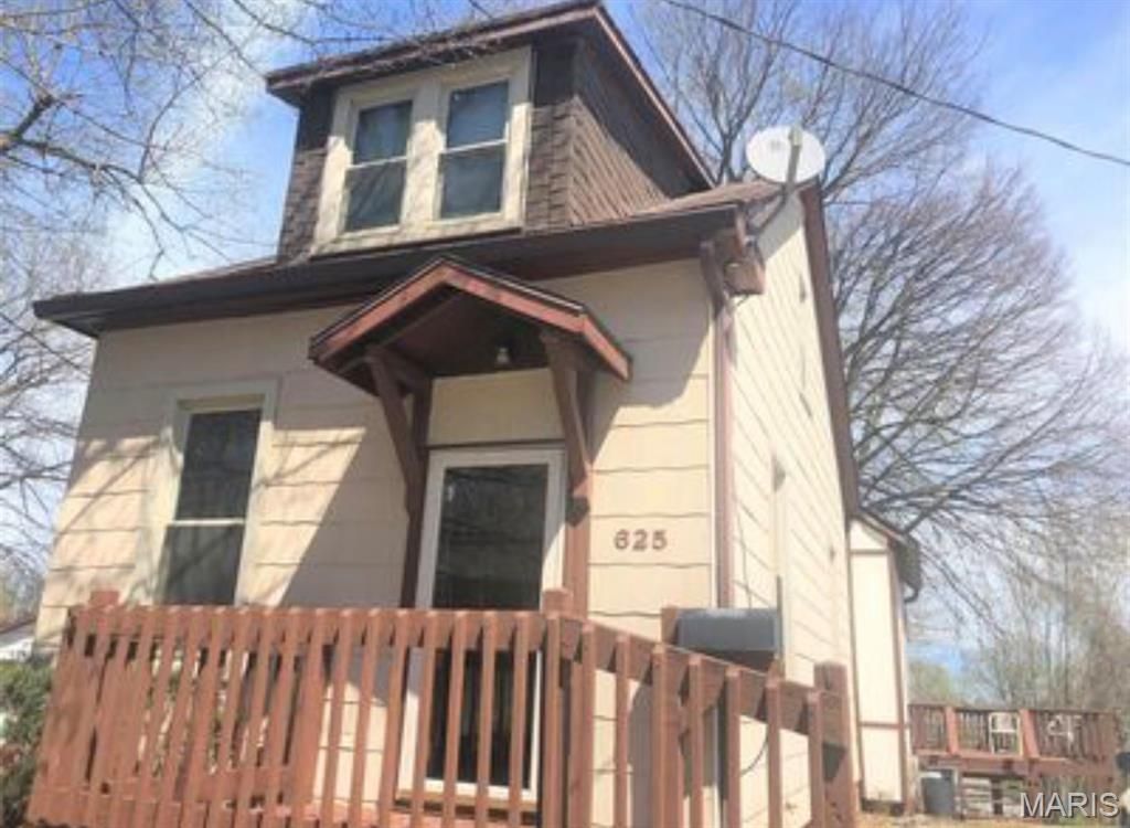 625 W Adams Street, Belleville, IL 62220 Main Photo