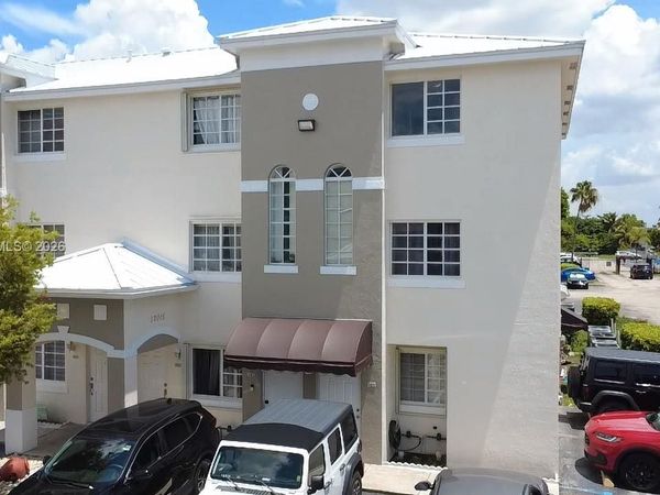 12015 SW 14 st, Miami, FL 33184