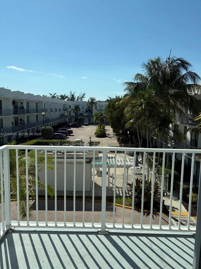 2100 Van Buren St , Unit 322, Hollywood, FL 33020 Photo