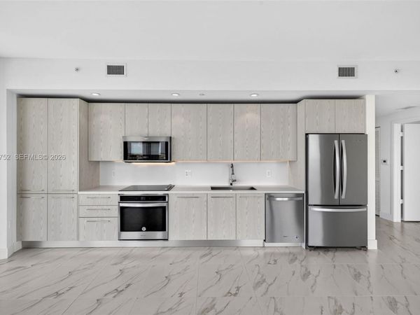 2000 Metropica Way, Unit 1910, Sunrise, FL 33323