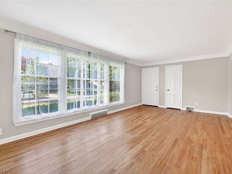 19239 Winslow Road , Unit Lower, Shaker Heights, OH 44122 Photo 5