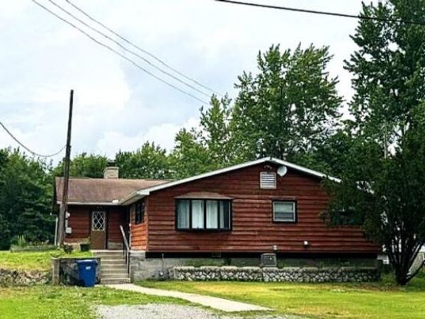 6860 Ramsey Road , Hebron, IN 46341