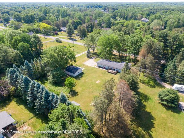 7520 W Beard Road, Perry, MI 48872