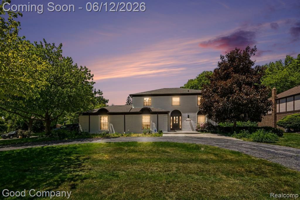 30049 Mayfair Drive, Farmington Hills, MI 48331 Main Photo
