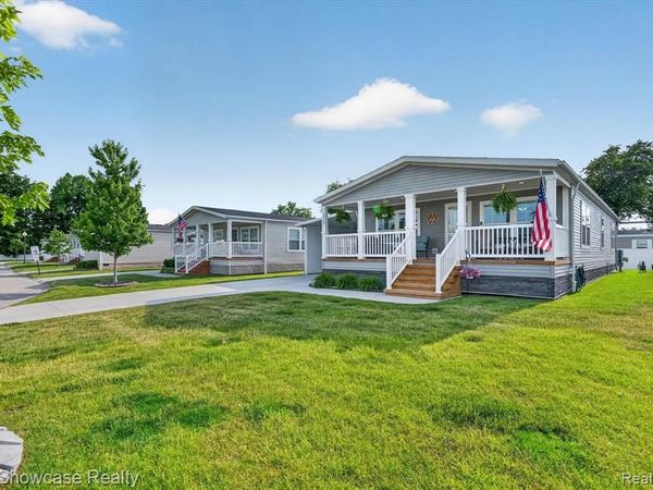 52525 Willow Wood Court , Chesterfield Twp, MI 48051