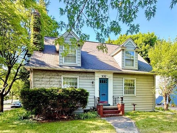1011 Madison Street , Birmingham, MI 48009
