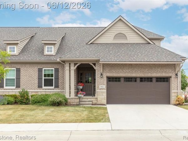 981 COTTAGE, Troy, MI 48085