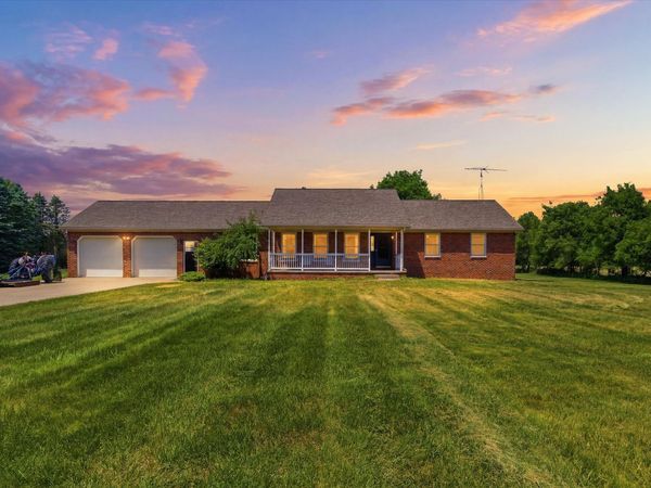 5700 W M 36, Pinckney, MI 48169