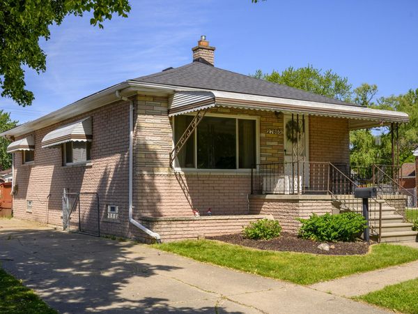 27803 Ruehle Street, Saint Clair Shores, MI 48081