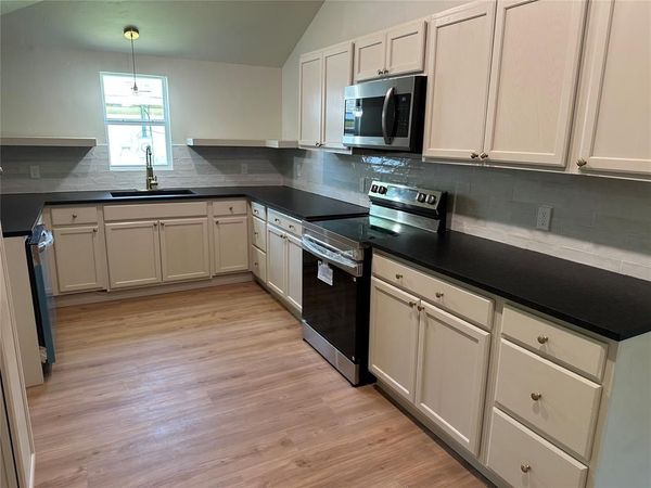 308 S 4th Avenue, Stroud, OK 74079