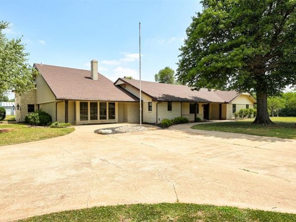 1839 E Pleasantview Lane, Mustang, OK 73064