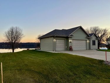 83987 Ridge Creek Dr, Clinton, MN 56278