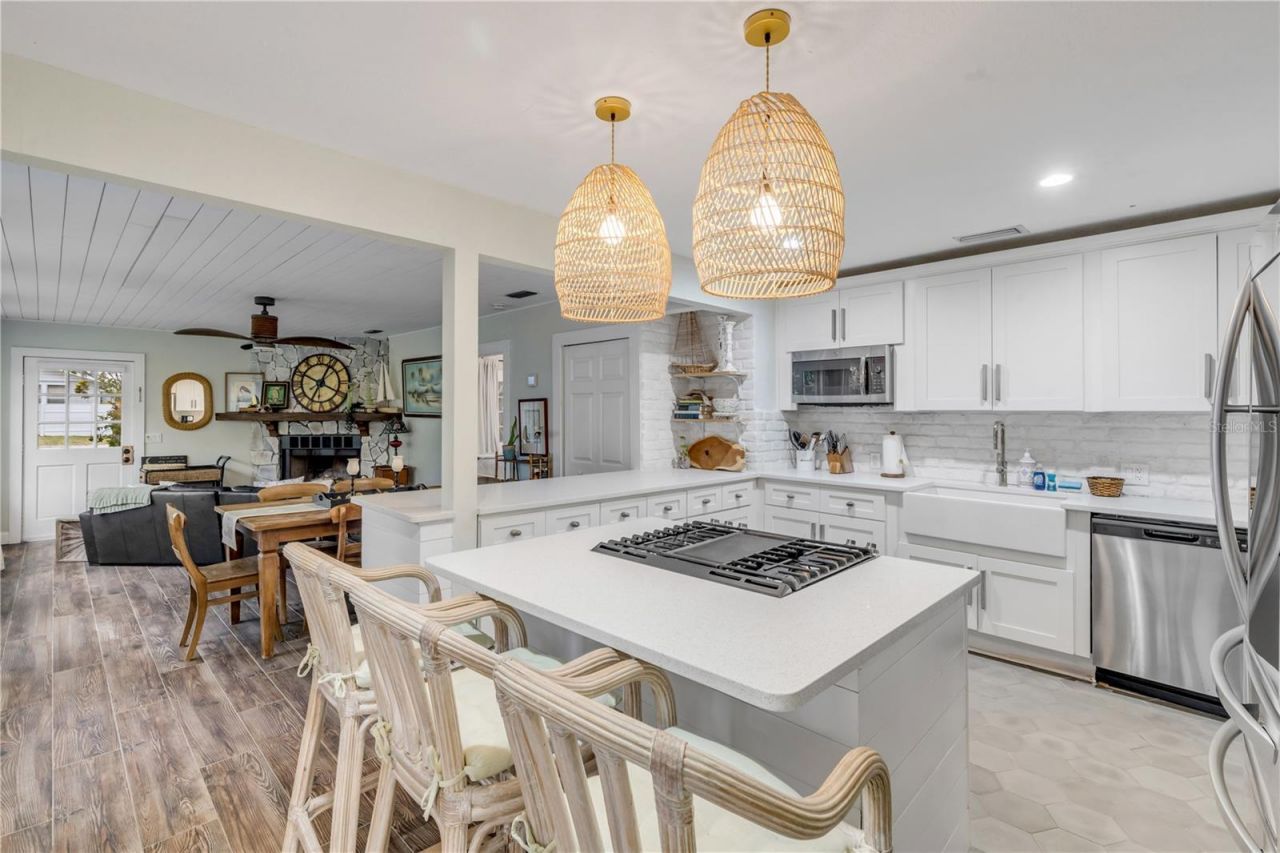 801 Canal Street, New Smyrna Beach, FL 32168 Photo