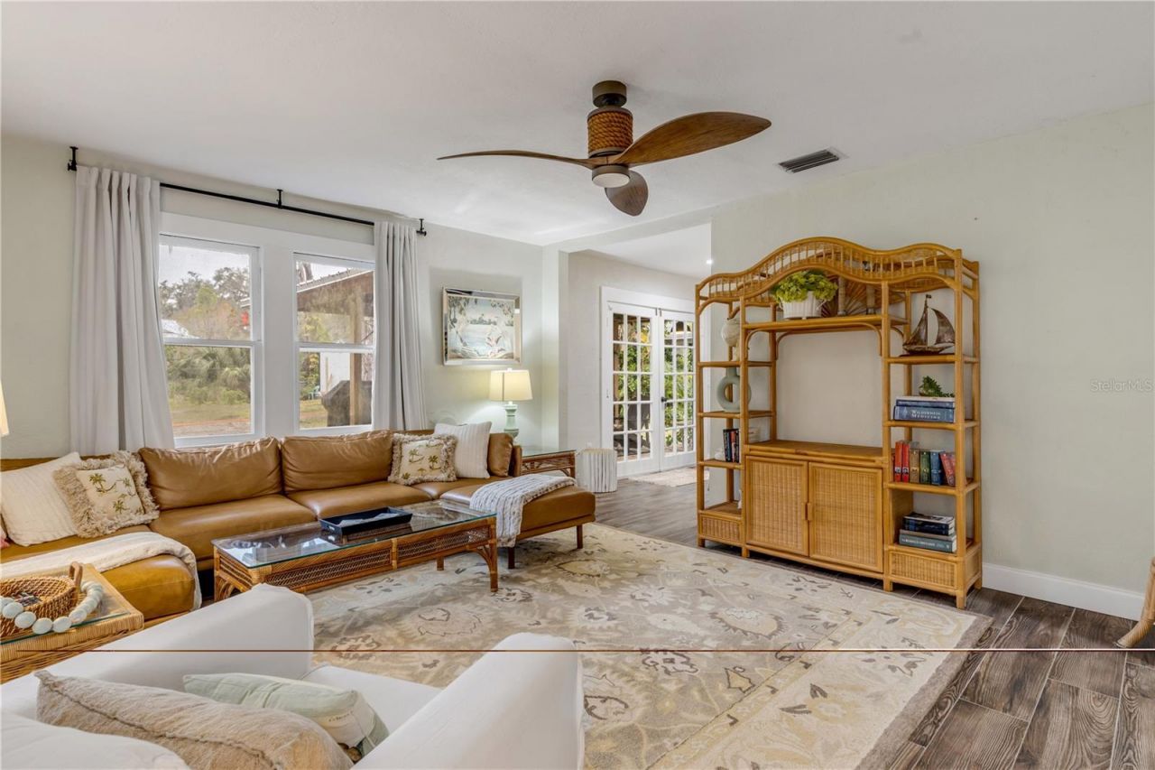 801 Canal Street, New Smyrna Beach, FL 32168 Photo