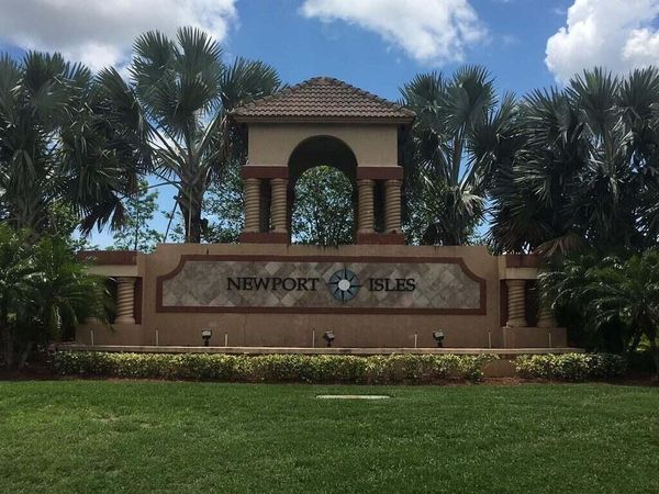 2552 SW Marshfield Court, Port St. Lucie, FL 34953