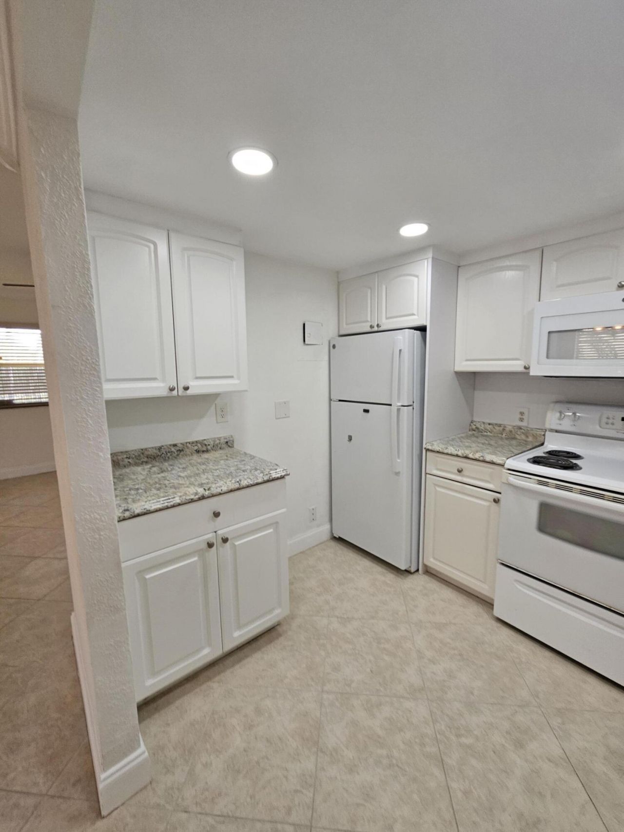 211 E Saxony Lane, Unit 211, Delray Beach, FL 33446 Photo