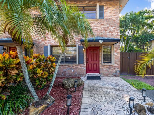 2124 NE 9th Avenue, Wilton Manors, FL 33305