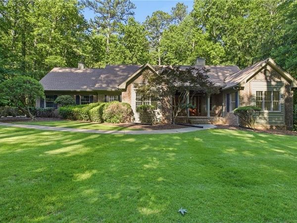 5055 Meadowbrook Circle , Suwanee, GA 30024