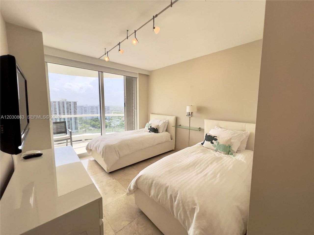 7000 Island Blvd , Unit 2403, Aventura, FL 33160 Photo