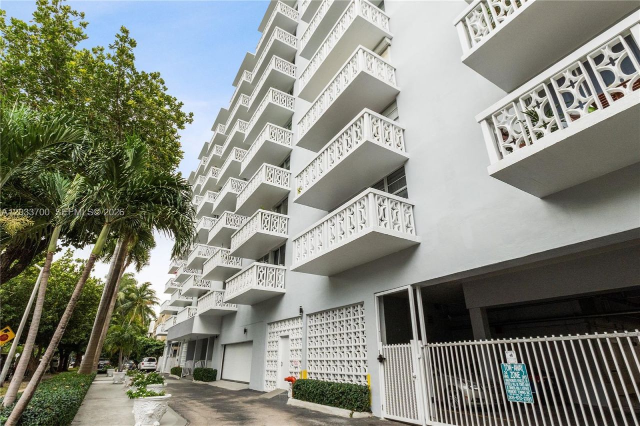 1020 Meridian Ave , Unit 902, Miami Beach, FL 33139 Photo