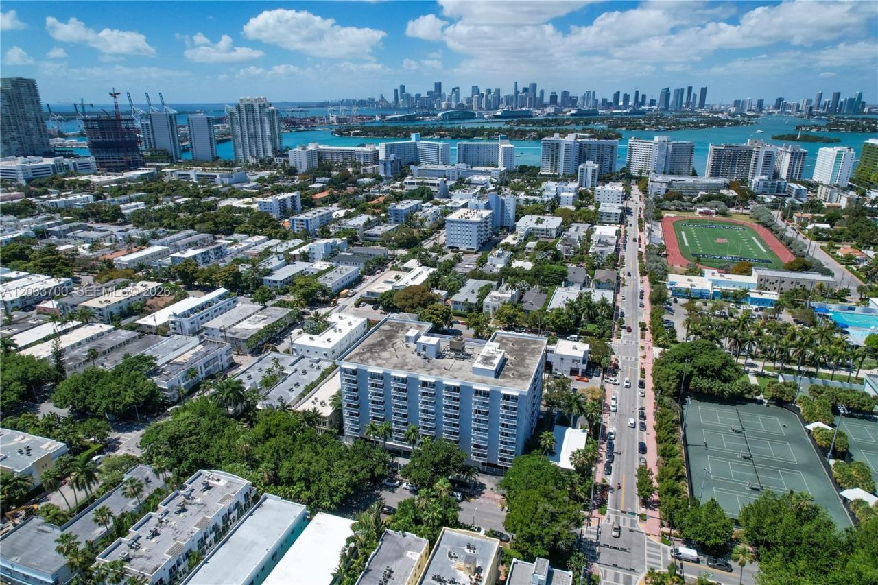1020 Meridian Ave , Unit 902, Miami Beach, FL 33139 Photo
