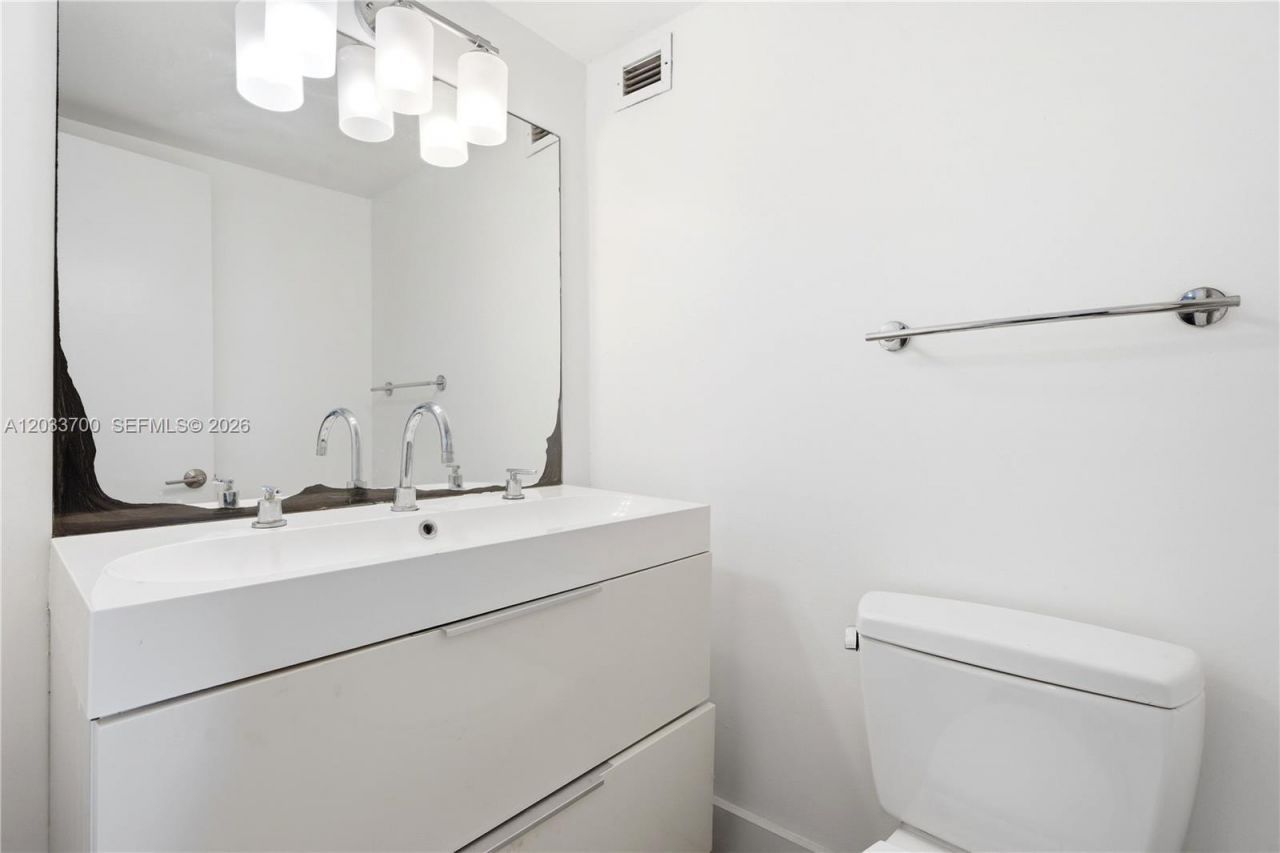 1020 Meridian Ave , Unit 902, Miami Beach, FL 33139 Photo