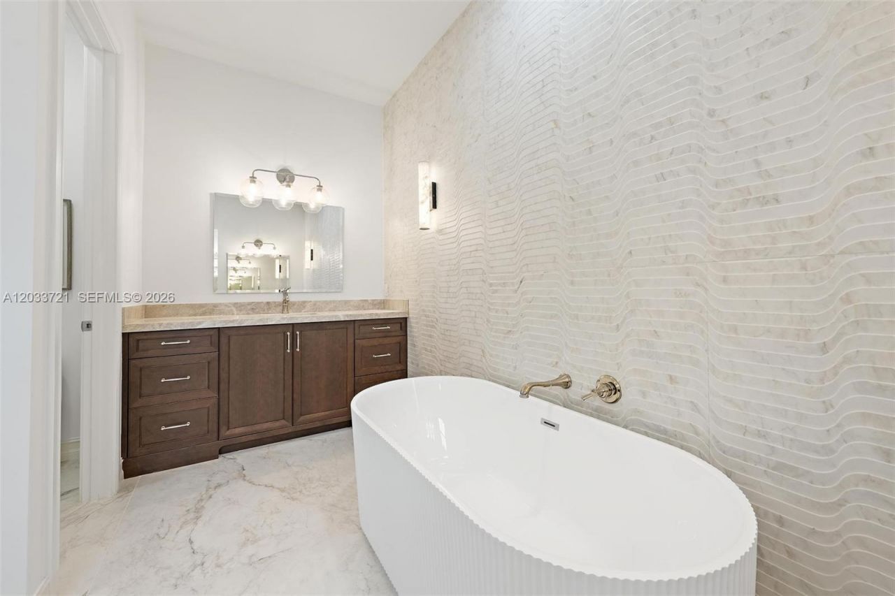 309 Cascade Ln , Palm Beach Shores, FL 33404 Photo