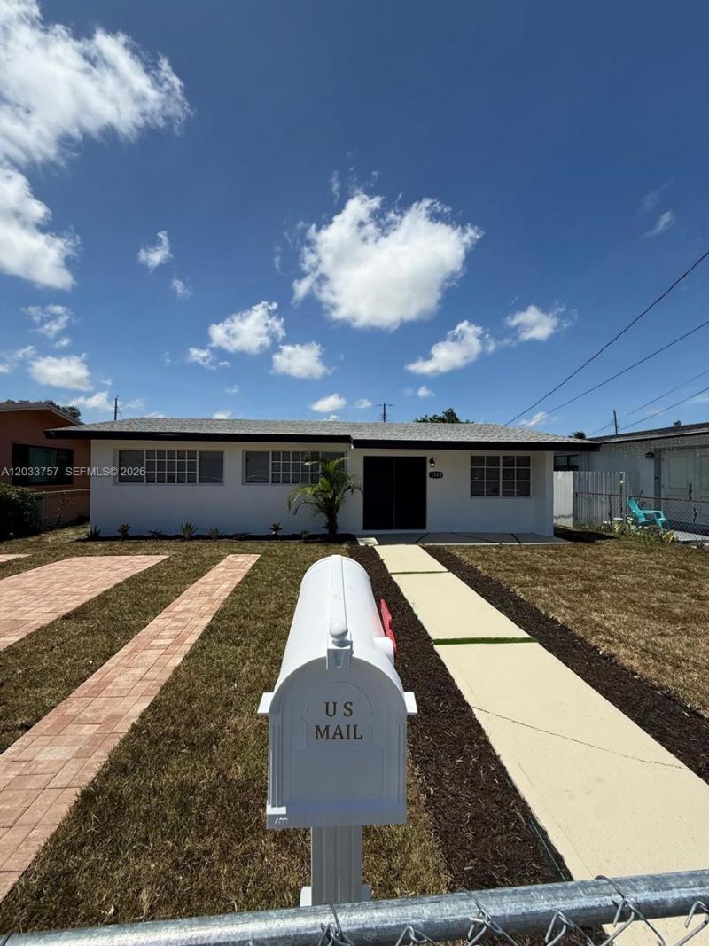 1749 NW 154th St , Miami Gardens, FL 33054 Photo
