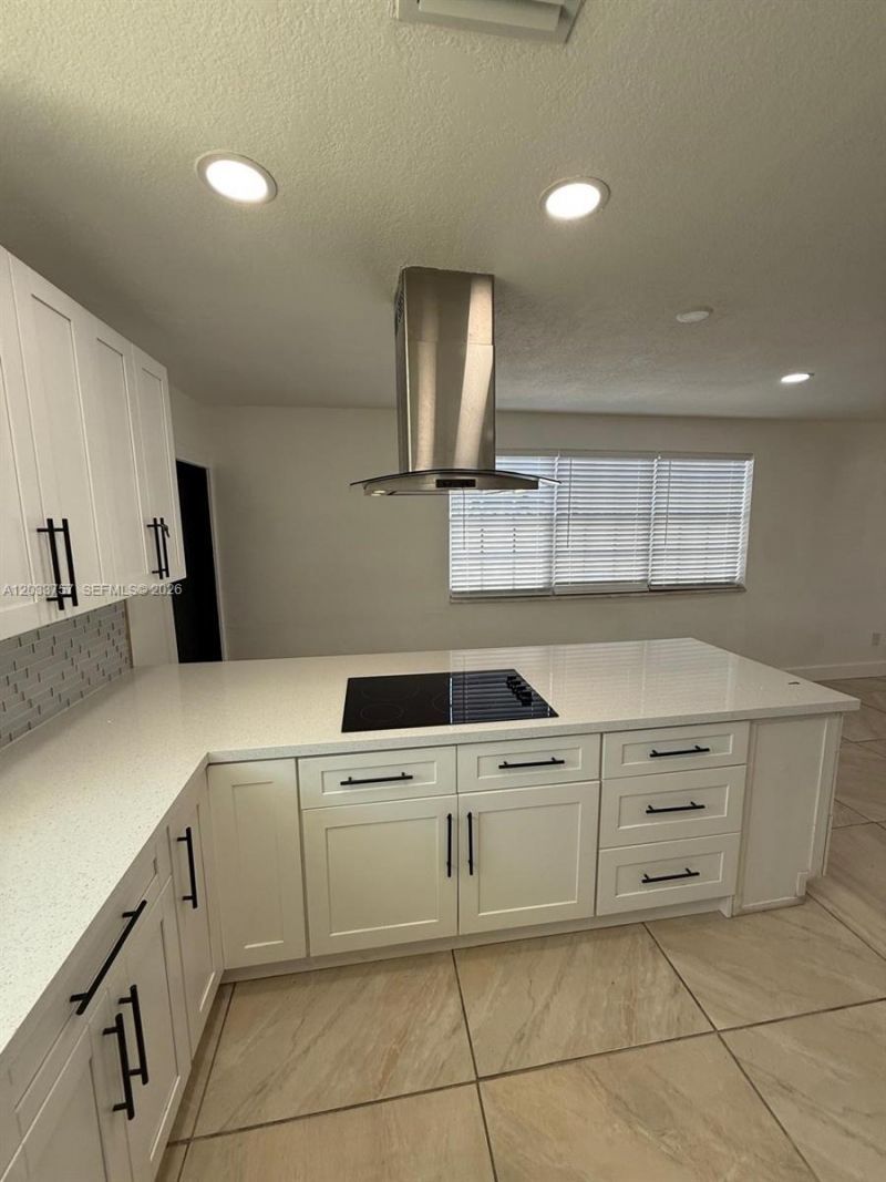 1749 NW 154th St , Miami Gardens, FL 33054 Photo