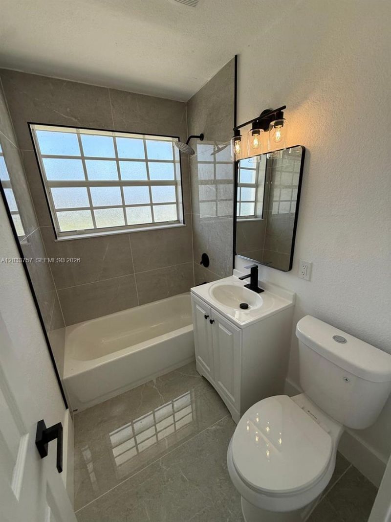 1749 NW 154th St , Miami Gardens, FL 33054 Photo