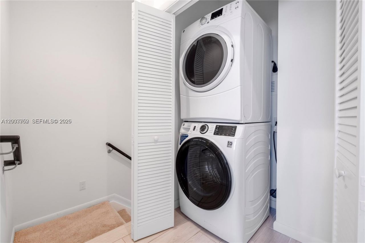 113 NE 6 , Unit 3613, Fort Lauderdale, FL 33304 Photo