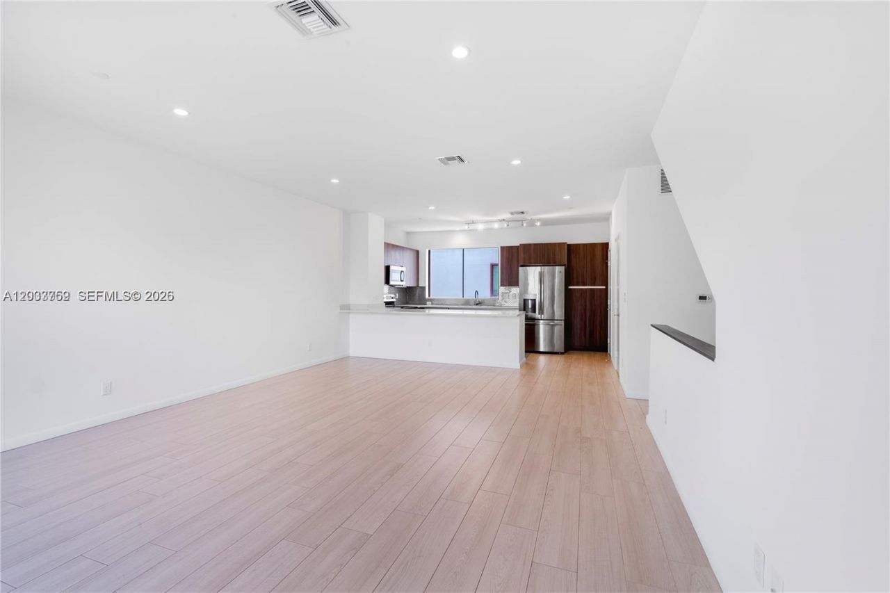 113 NE 6 , Unit 3613, Fort Lauderdale, FL 33304 Photo