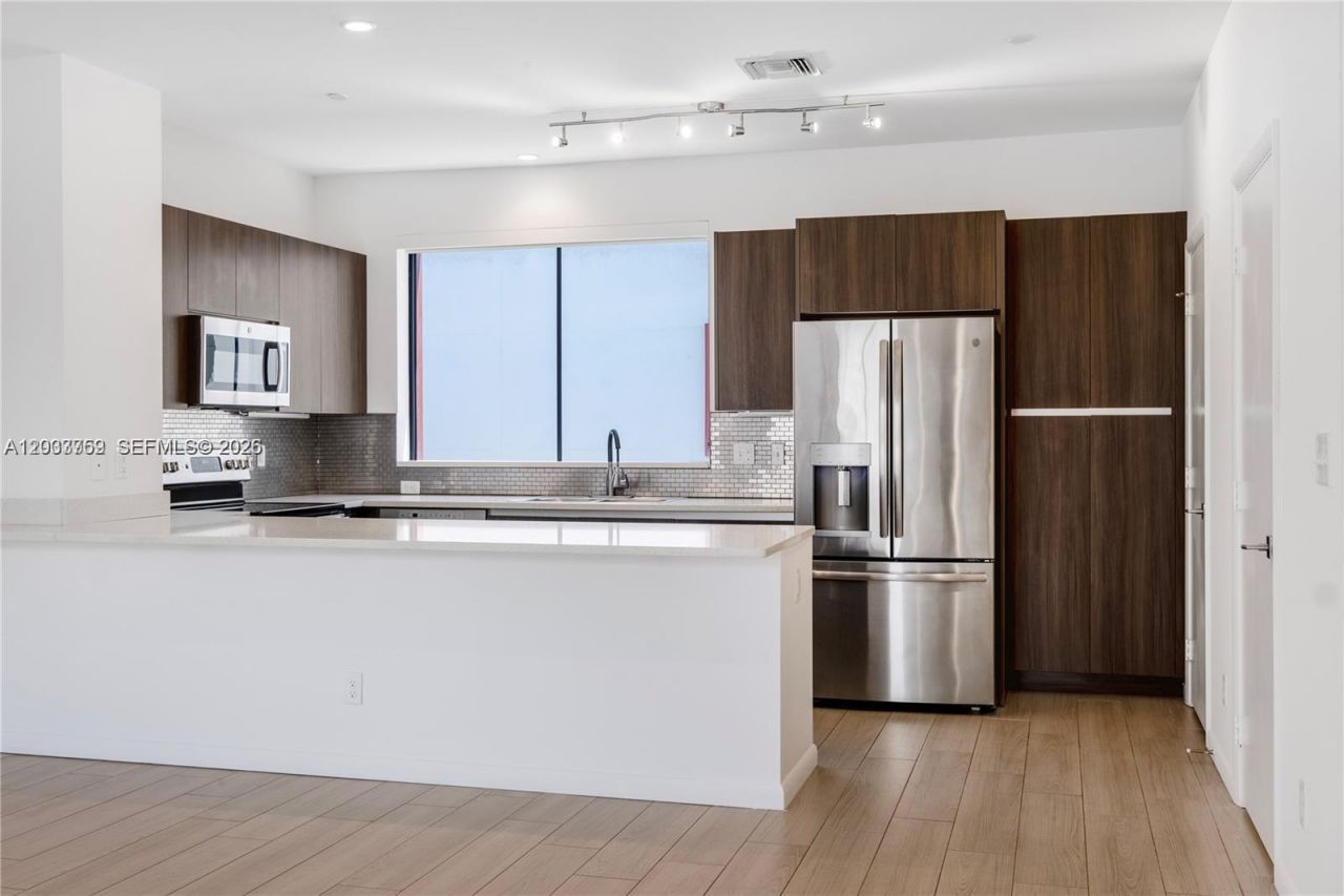 113 NE 6 , Unit 3613, Fort Lauderdale, FL 33304 Photo