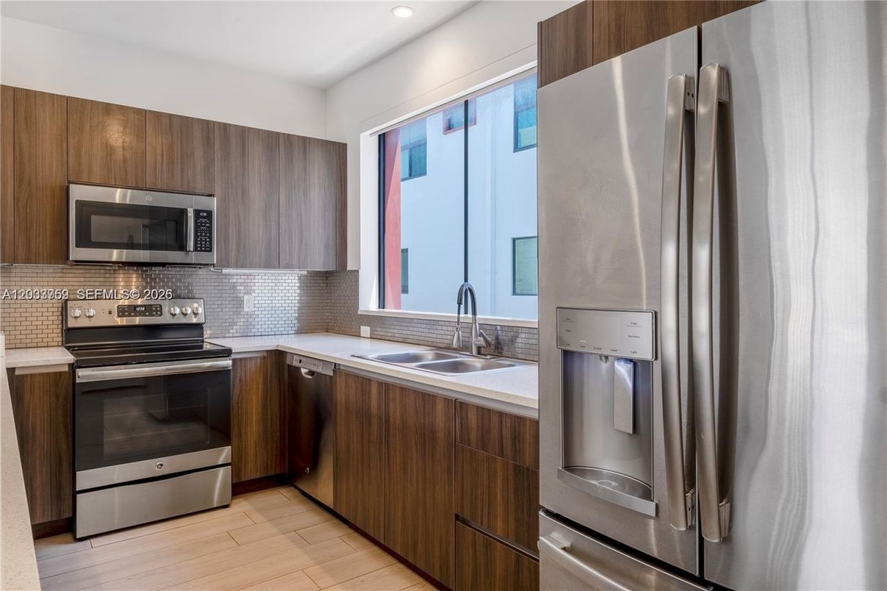 113 NE 6 , Unit 3613, Fort Lauderdale, FL 33304 Photo