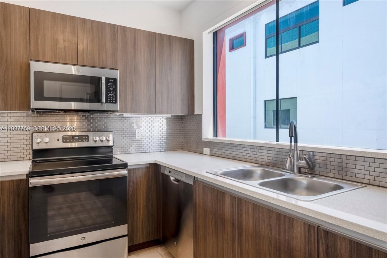 113 NE 6 , Unit 3613, Fort Lauderdale, FL 33304 Photo