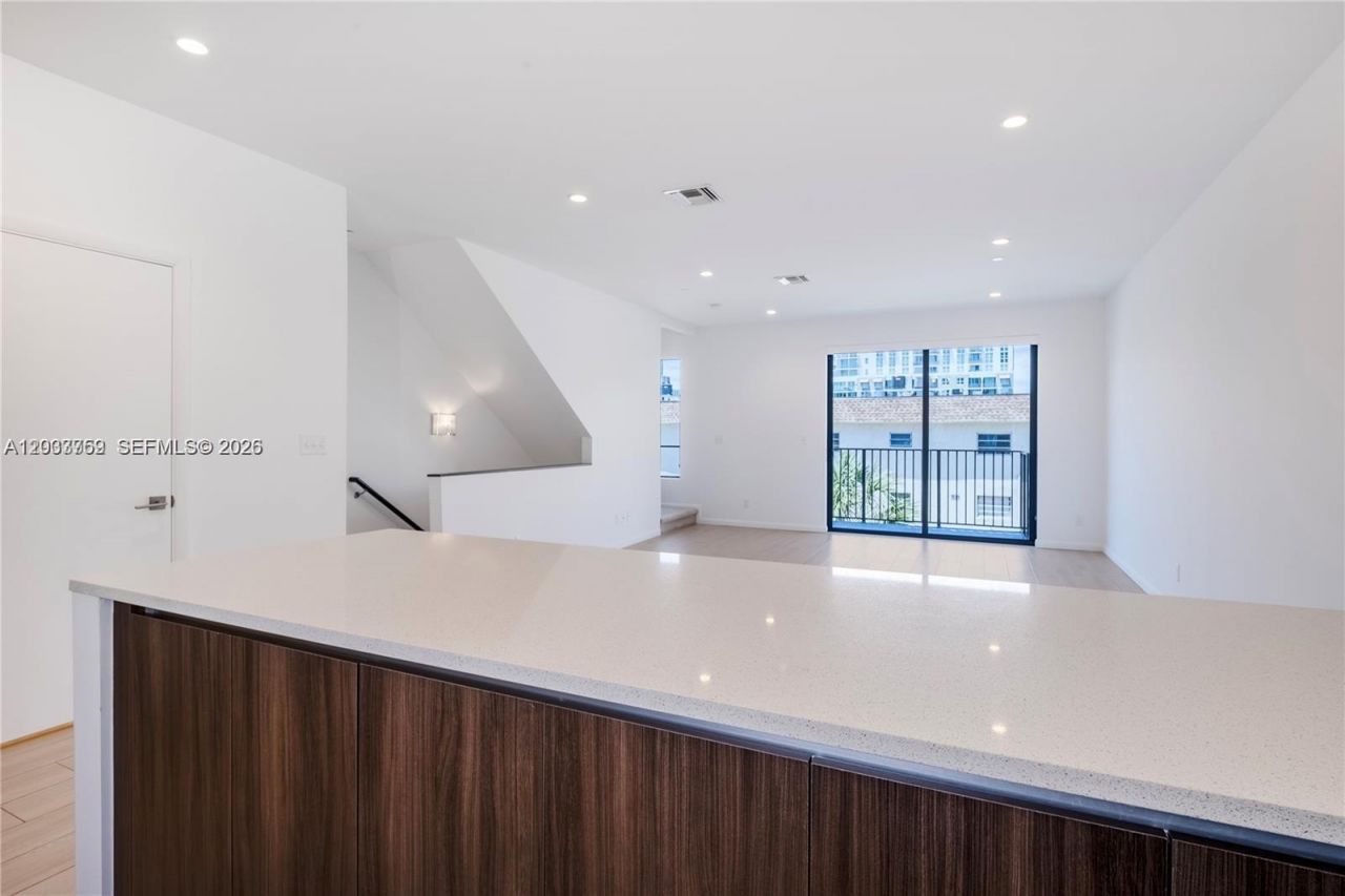 113 NE 6 , Unit 3613, Fort Lauderdale, FL 33304 Photo
