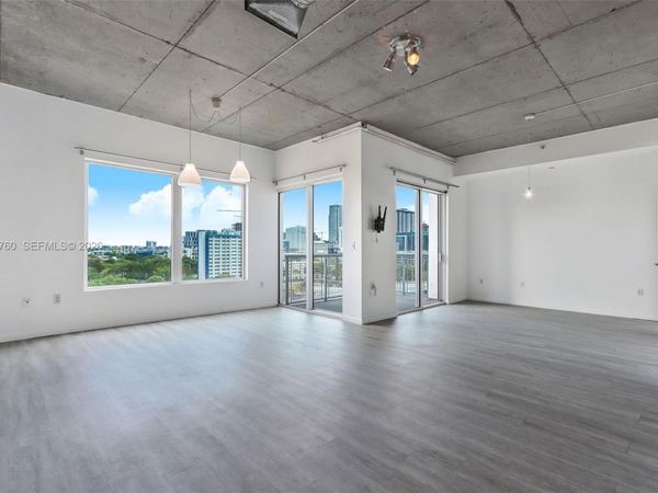 10 SW South River Dr , Unit 910, Miami, FL 33130