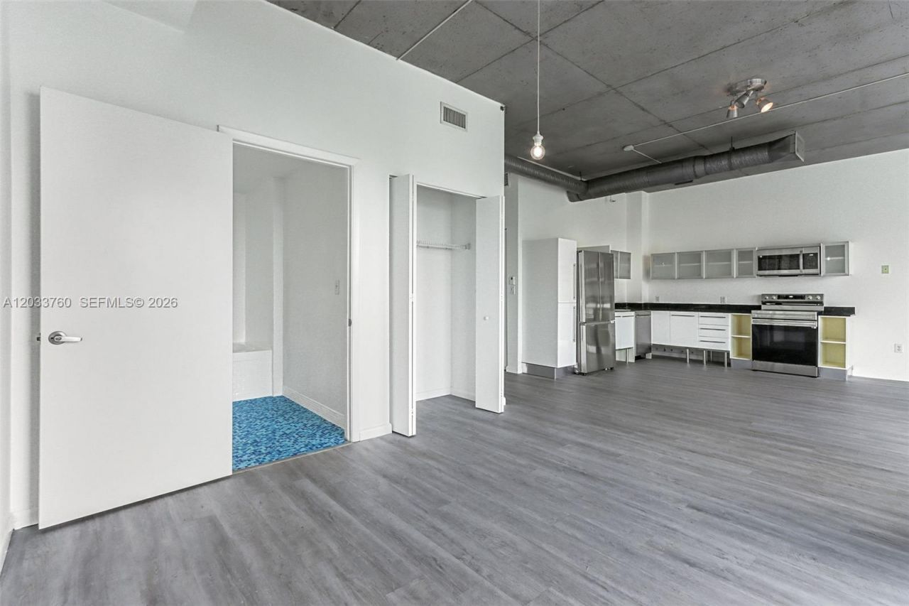 10 SW South River Dr , Unit 910, Miami, FL 33130 Photo