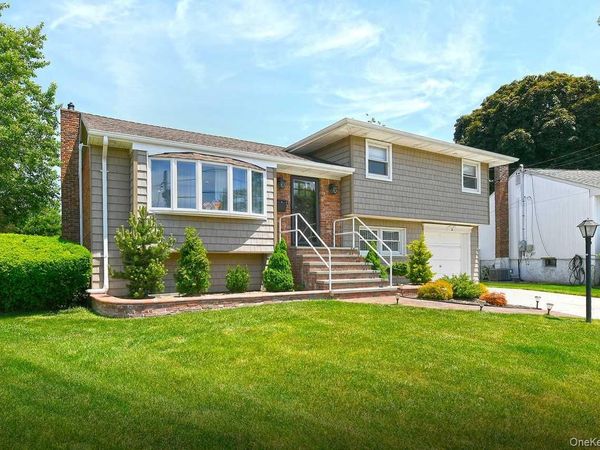 2885 Gerald Court, North Bellmore, NY 11710