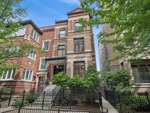 634 W Wellington Avenue , Chicago, IL 60657