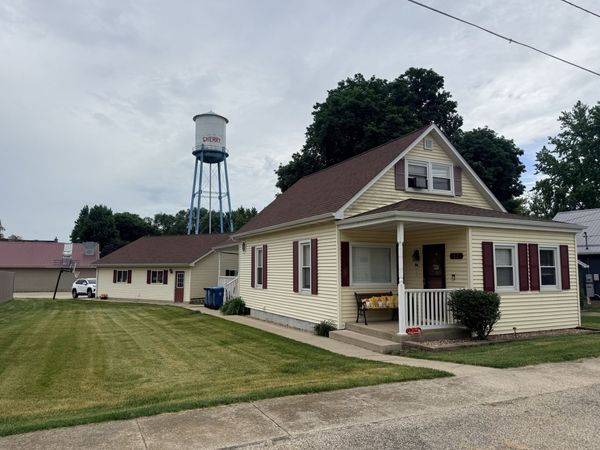 12 W Park Avenue, Cherry, IL 61317