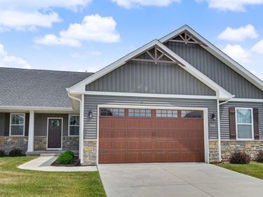 7063 Genesis Way , Bettendorf, IA 52722