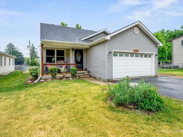 10118 Lund Avenue , Algonquin, IL 60102