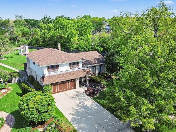 421 E Barclay Court , Elmhurst, IL 60126