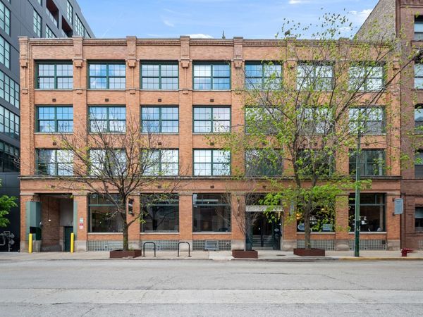 110 N Peoria Street , Unit 208, Chicago, IL 60607